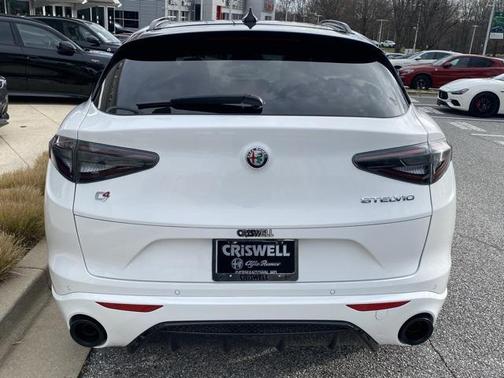 2025 Alfa Romeo Stelvio Ti