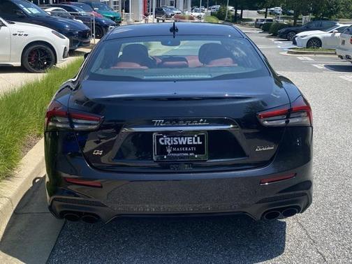 2022 Maserati Ghibli Modena Q4