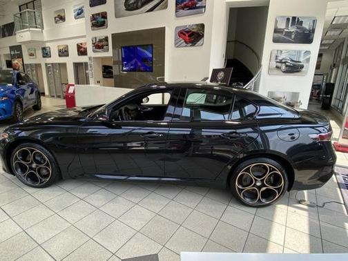 2025 Alfa Romeo Giulia Intensa AWD