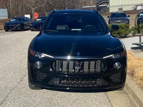 Photo 2 of 50 of 2019 Maserati Levante GranSport