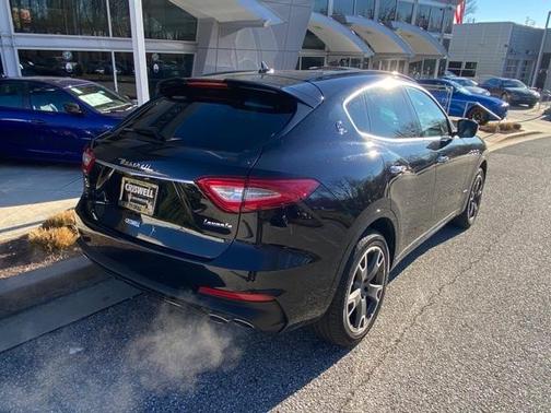 Photo 4 of 50 of 2019 Maserati Levante GranSport