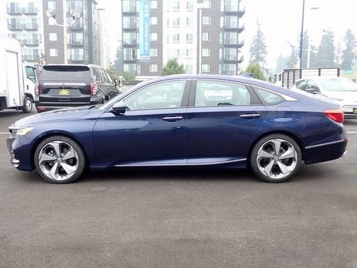 Photo 4 of 33 of 2019 Honda Accord Touring 2.0T