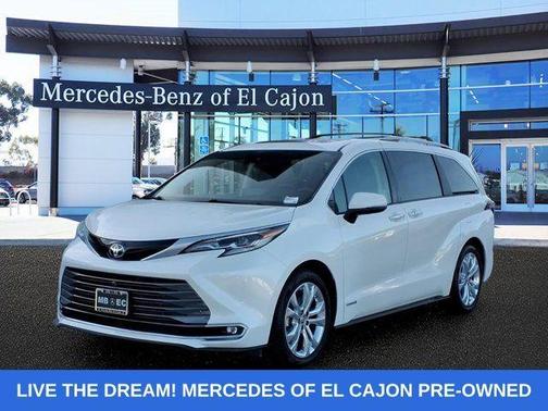 Blizzard Pearl 2021 Toyota Sienna