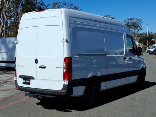 White 2026 Mercedes-Benz Sprinter 2500 144 WB