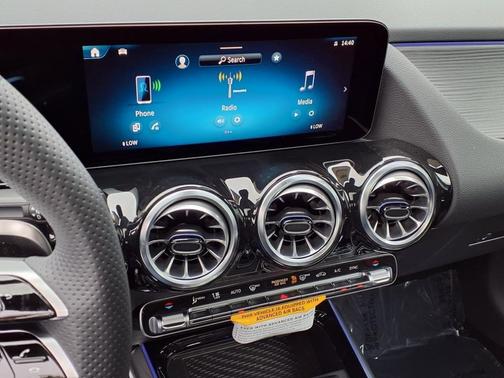 2026 Mercedes-Benz AMG GLA 35 Base