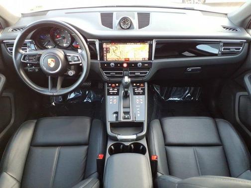 White 2023 Porsche Macan Base