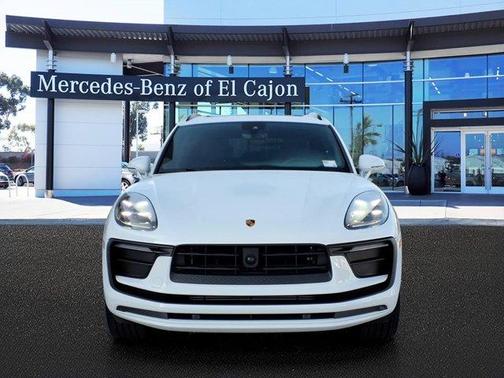 White 2023 Porsche Macan Base