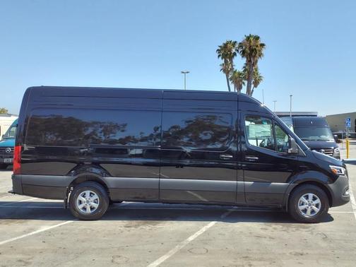 2024 Mercedes-Benz eSprinter 2500 170 WB High Roof Cargo