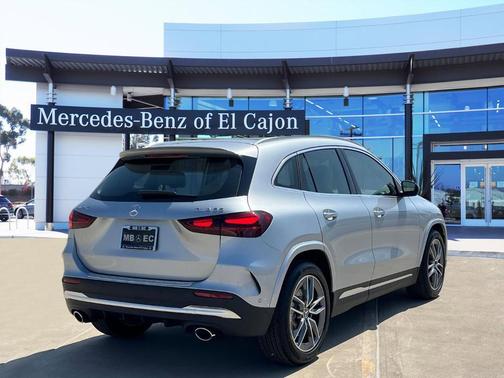 2026 Mercedes-Benz AMG GLA 35 Base