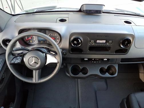 2025 Mercedes-Benz Sprinter 2500 144 WB