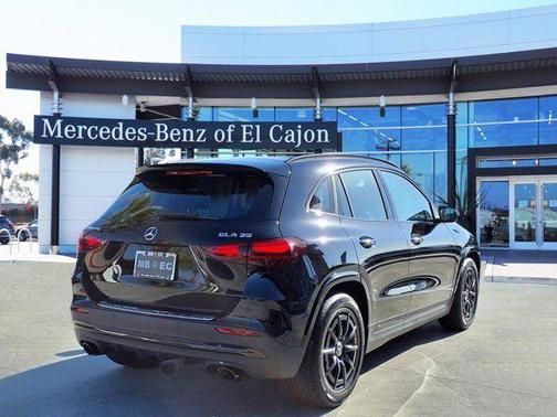 2026 Mercedes-Benz AMG GLA 35 Base