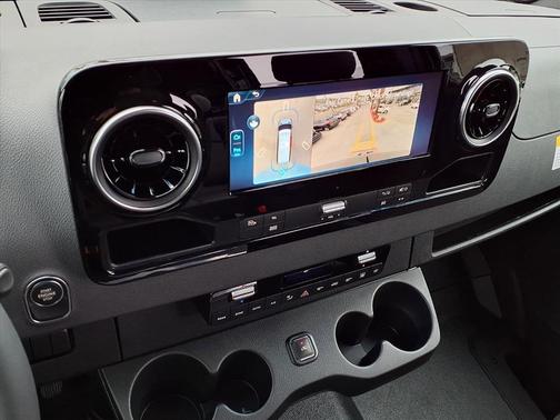 2026 Mercedes-Benz Sprinter 2500 144 WB Standard Roof Passenger