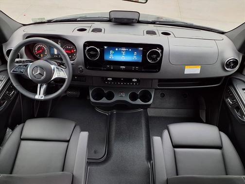 2026 Mercedes-Benz Sprinter 2500 144 WB Standard Roof Passenger