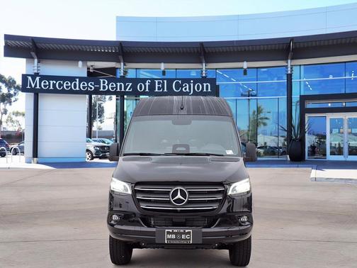 2026 Mercedes-Benz Sprinter 2500 144 WB Standard Roof Passenger