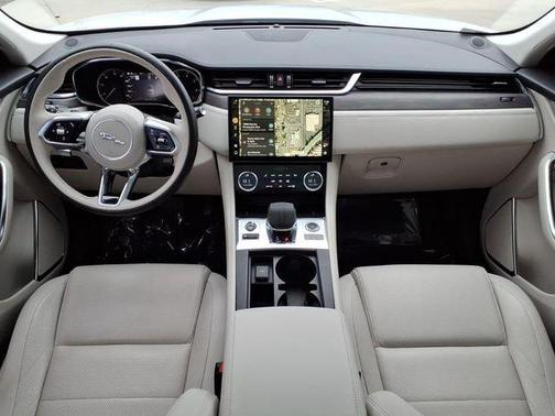 Fuji White 2023 Jaguar F-PACE S