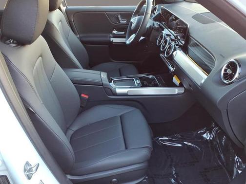 2026 Mercedes-Benz GLB 250 Base