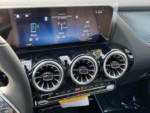 2025 Mercedes-Benz GLA 250 Base 4MATIC