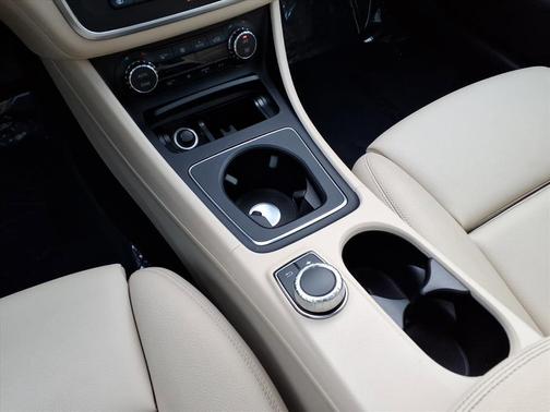 2017 Mercedes-Benz GLA 250 Base