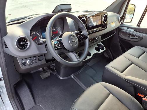 2026 Mercedes-Benz Sprinter 2500 144 WB