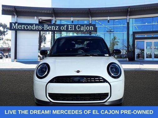 White Metallic 2026 MINI Hardtop SIGNATURE