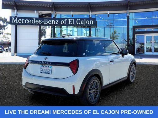 White Metallic 2026 MINI Hardtop SIGNATURE