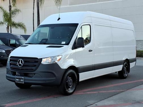 White 2026 Mercedes-Benz Sprinter 2500 170 WB