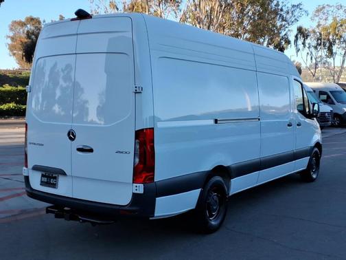 White 2026 Mercedes-Benz Sprinter 2500 170 WB