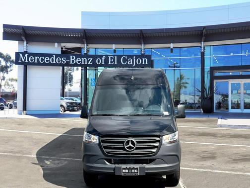 2024 Mercedes-Benz Sprinter 2500 144 WB Standard Roof Passenger