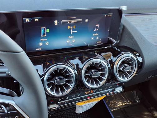 2026 Mercedes-Benz GLA 250 Base