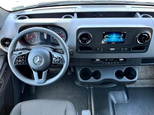2024 Mercedes-Benz Sprinter 2500 170 WB