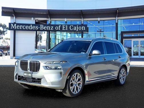 Gray Metallic 2024 BMW X7 xDrive40i