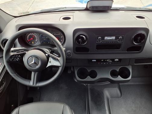 2025 Mercedes-Benz Sprinter 2500 144 WB