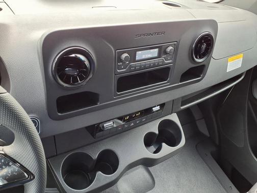 2025 Mercedes-Benz Sprinter 2500 144 WB