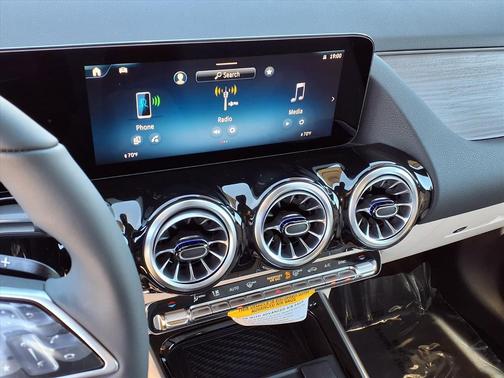 2026 Mercedes-Benz GLA 250 Base