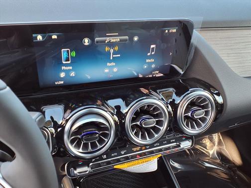 2026 Mercedes-Benz GLA 250 Base