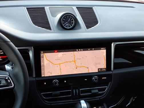 2024 Porsche Macan T