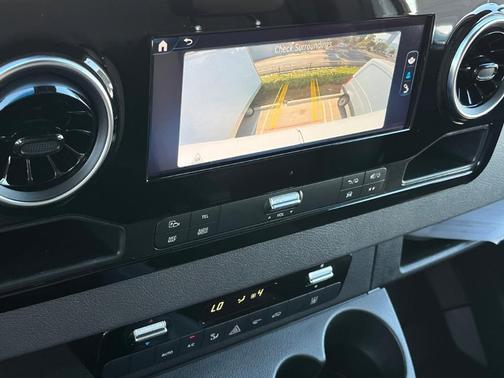 2024 Mercedes-Benz eSprinter 2500 170 WB High Roof Cargo