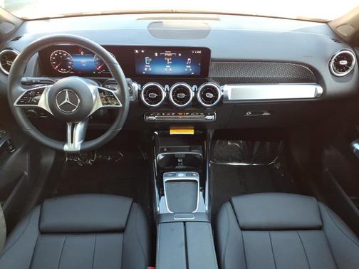 Polar White 2026 Mercedes-Benz GLB 250 Base 4MATIC