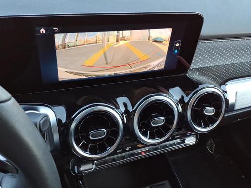 Polar White 2026 Mercedes-Benz GLB 250 Base 4MATIC