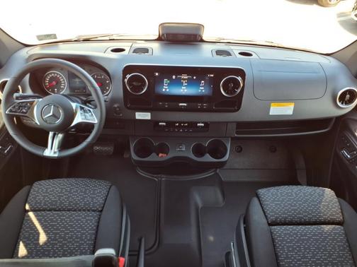 2025 Mercedes-Benz Sprinter 3500XD Standard Roof