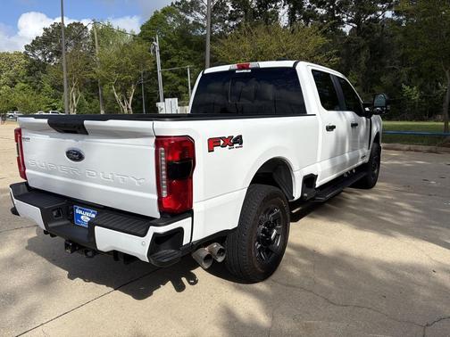 Oxford White 2025 Ford F-250 XL