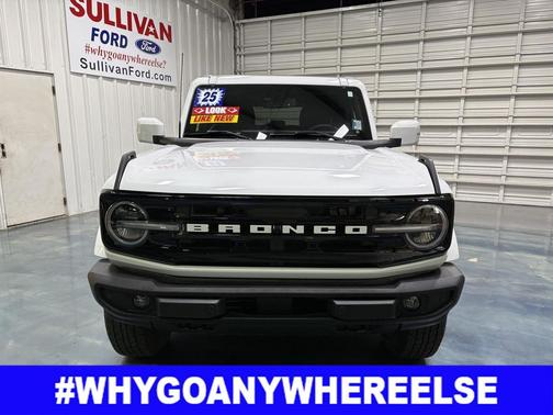 Oxford White 2025 Ford Bronco Outer Banks