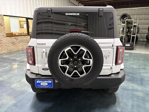 Oxford White 2025 Ford Bronco Outer Banks