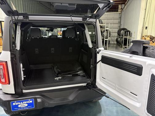 Oxford White 2025 Ford Bronco Outer Banks