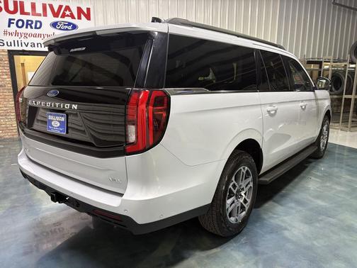 Space Silver Metallic 2025 Ford Expedition Max Active 4x4