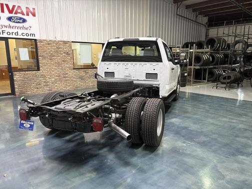 Oxford White 2026 Ford F-350 XL