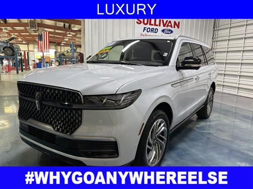 Crystal White Metallic Clearcoat 2025 Lincoln Navigator Reserve