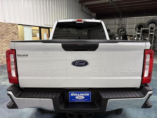 Oxford White 2025 Ford F-250 XLT