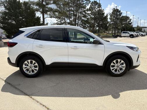 Oxford White 2024 Ford Escape Active
