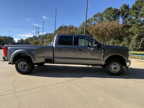 2025 Ford F-350 XLT